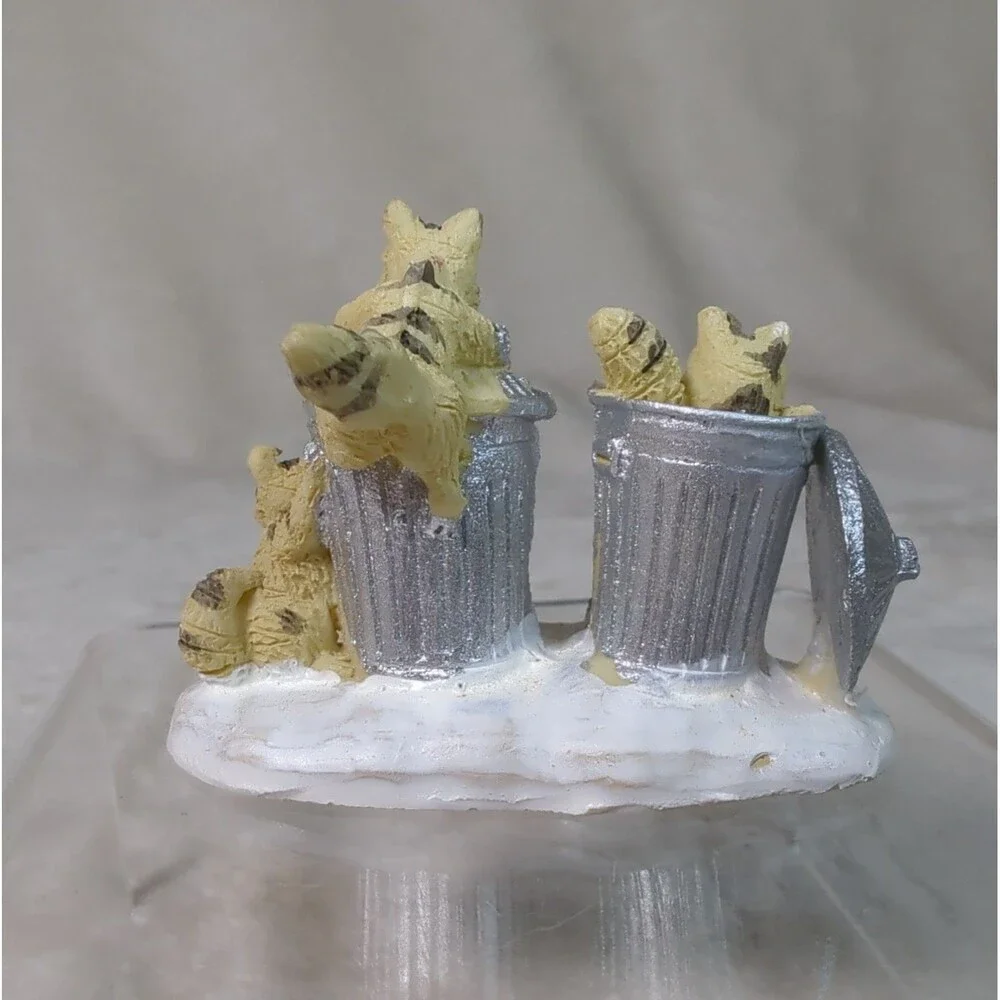 Lemax 2004 Christmas Village Trash Bandits Racoons Garbage Cans 42878 Figurine